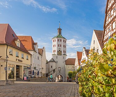 Die Fassade des Günzburger Stadtturms wird in den kommenden Wochen renoviert. Foto: Philipp Röger für die Stadt Günzburg