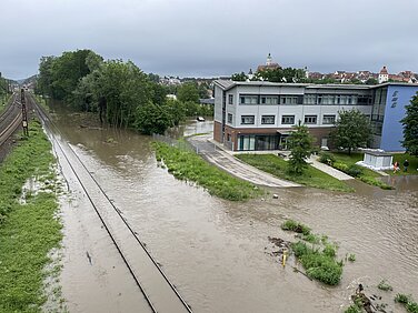 Das Kommunalunternehmen Stadtwerke Günzburg hat eine hohe Bedeutung für die Bürger - wie wichtig es ist, zeigte sich deutlich beim Juni-Hochwasser. Foto: Michael Lindner/ Stadt Günzburg