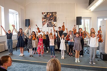 Jede Menge Instrumente stehen Kindern, Jugendlichen und Erwachsenen zum Kennenlernen am Samstag, 22. Juni, in der Musikschule Günzburg bereit. Foto: Jürgen Gleixner/ Musikschule