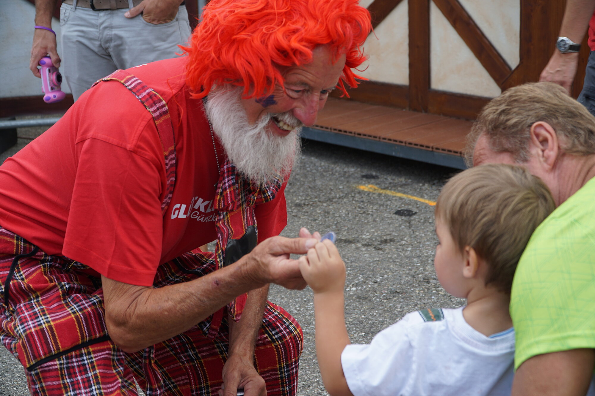 Beim Kinder- und Familientag kommen unsere Kleinsten bei einem bunten Programm mit Zaubershow, Gewinnspiel und lustigen Clowns voll auf ihre Kosten. Foto: Julia Ehrlich/Stadt Günzburg