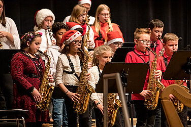 Musikalische Talente der Städtischen Musikschule stimmen am 8. Dezember im Forum am Hofgarten auf Weihnachten ein. Foto: Michael Lecheler